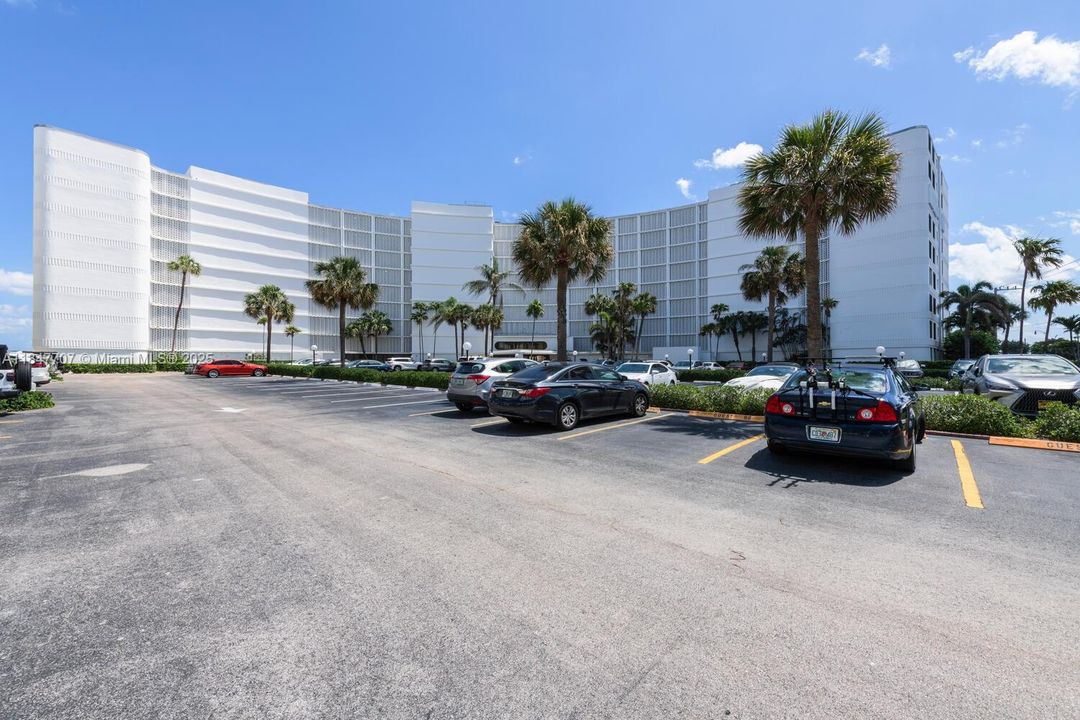 Active With Contract: $8,500 (2 beds, 2 baths, 1417 Square Feet)