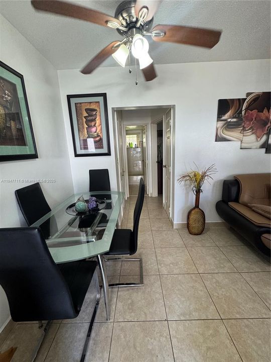 For Sale: $135,000 (1 beds, 1 baths, 551 Square Feet)