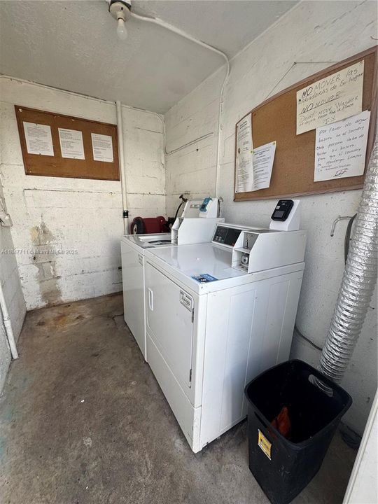 For Sale: $135,000 (1 beds, 1 baths, 551 Square Feet)