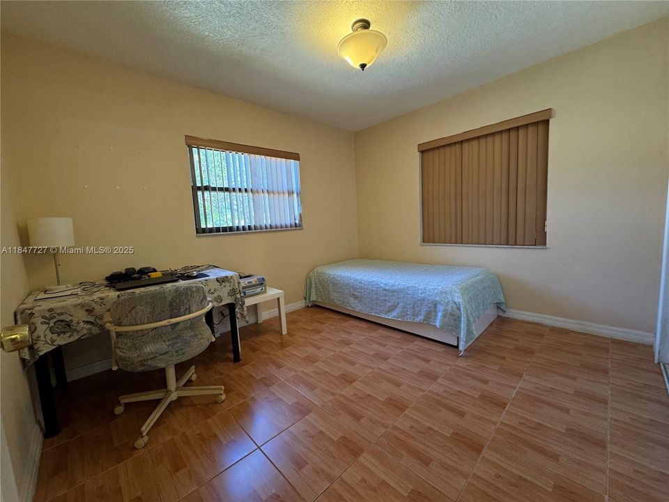 For Sale: $759,000 (3 beds, 2 baths, 1964 Square Feet)