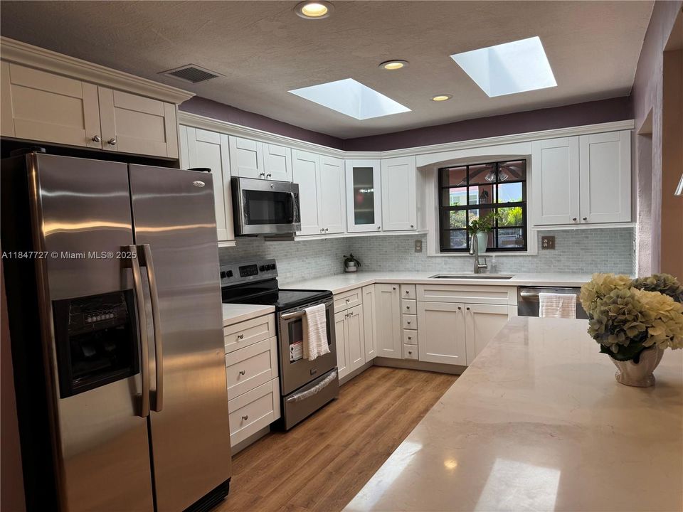 For Sale: $759,000 (3 beds, 2 baths, 1964 Square Feet)