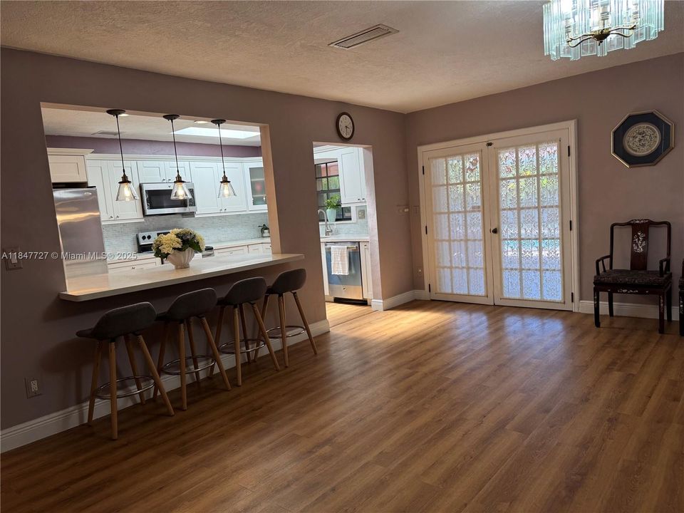 For Sale: $759,000 (3 beds, 2 baths, 1964 Square Feet)