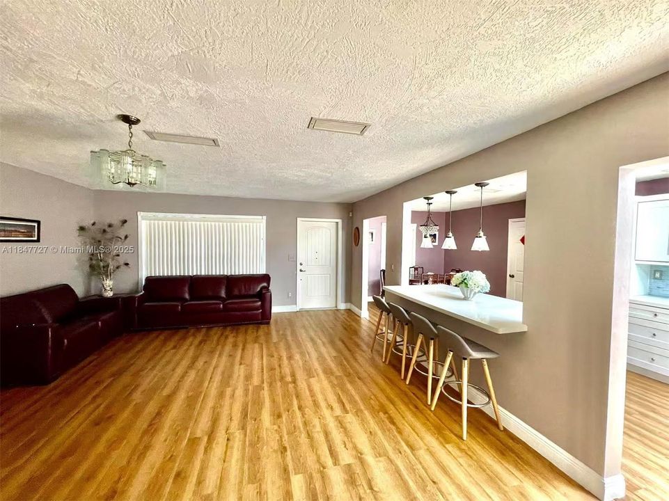 For Sale: $759,000 (3 beds, 2 baths, 1964 Square Feet)