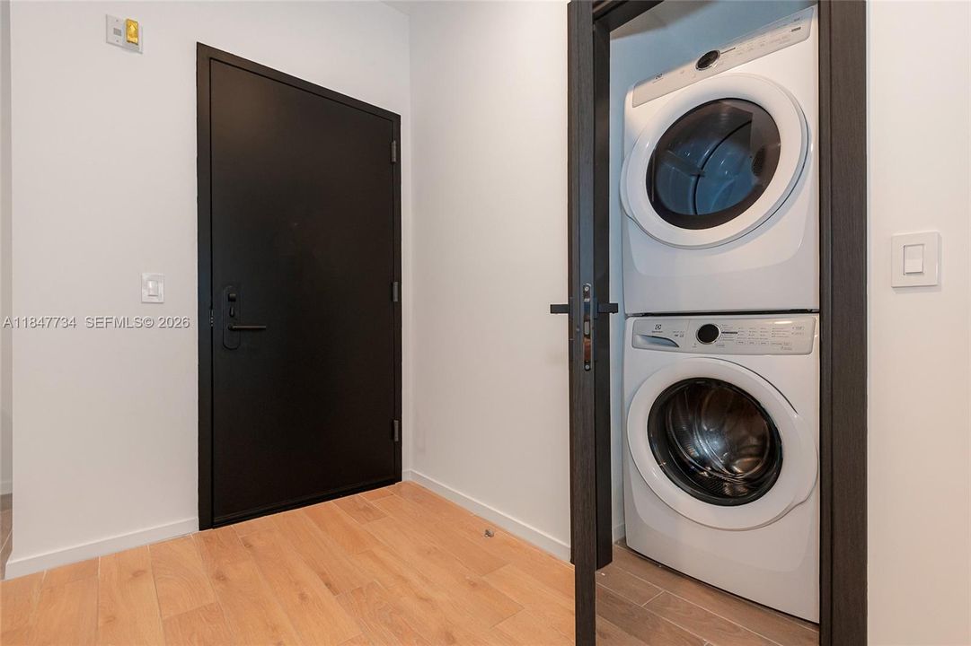 En Venta: $1,300,000 (2 camas, 3 baños, 1043 Pies cuadrados)