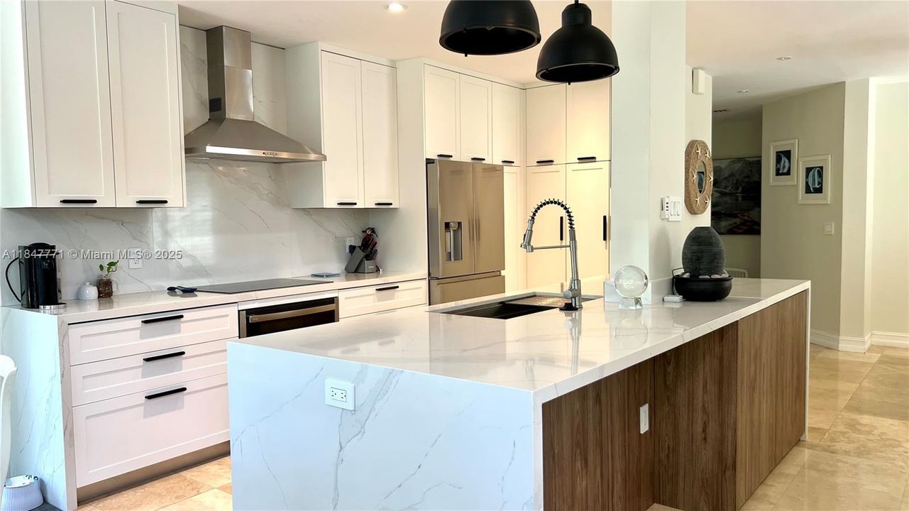 Recently Sold: $1,640,000 (4 beds, 3 baths, 2770 Square Feet)