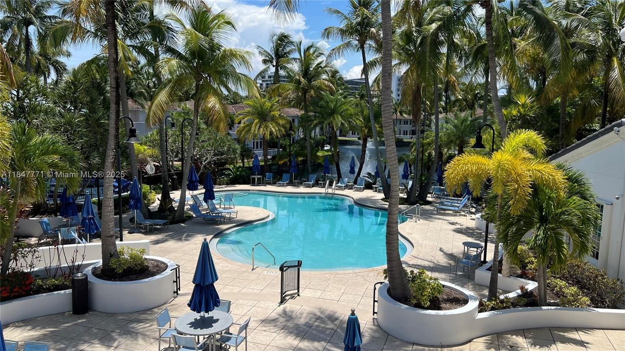 Recently Sold: $1,640,000 (4 beds, 3 baths, 2770 Square Feet)