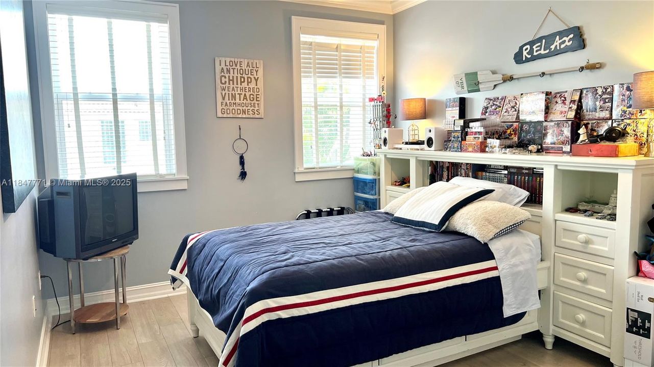 Recently Sold: $1,640,000 (4 beds, 3 baths, 2770 Square Feet)