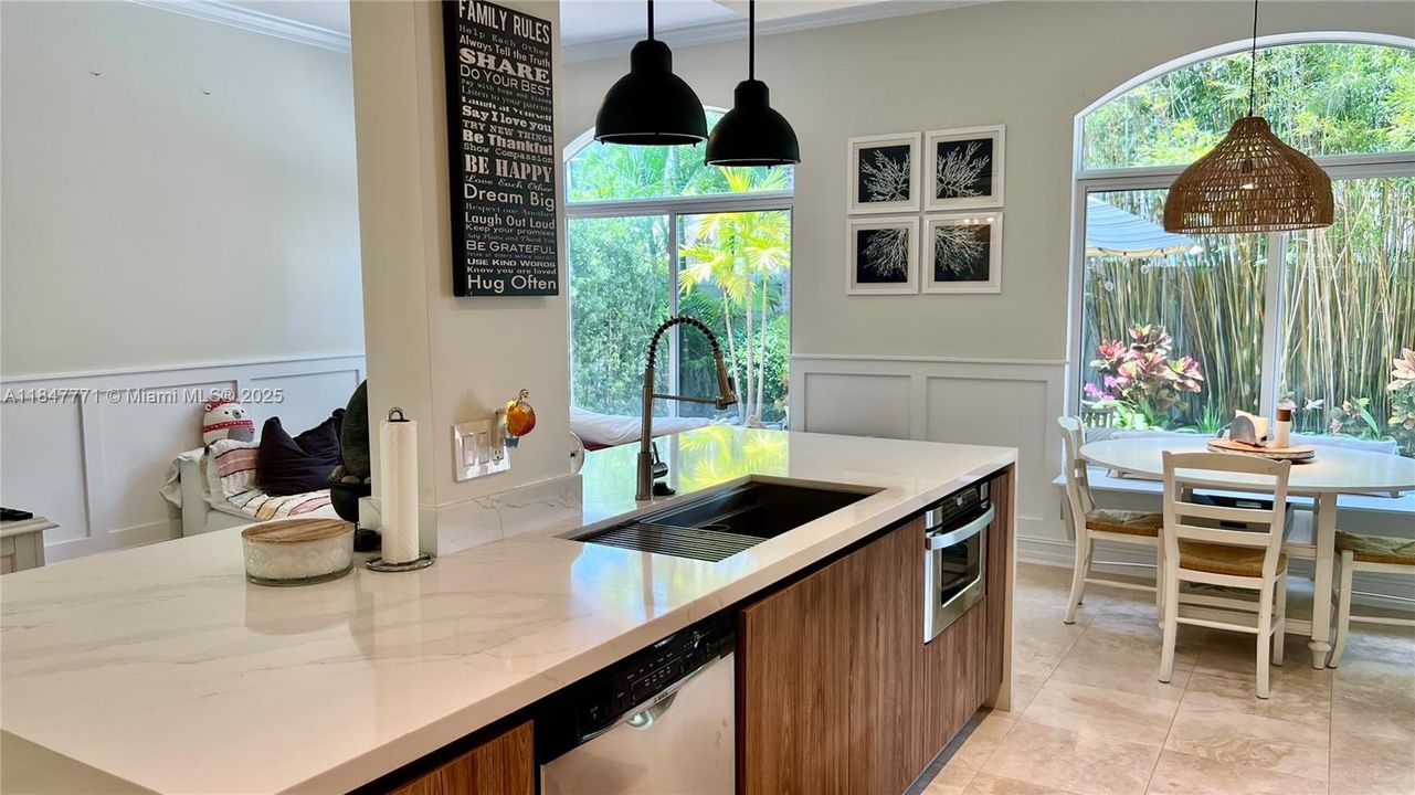 Recently Sold: $1,640,000 (4 beds, 3 baths, 2770 Square Feet)