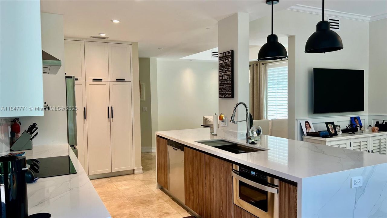 Recently Sold: $1,640,000 (4 beds, 3 baths, 2770 Square Feet)