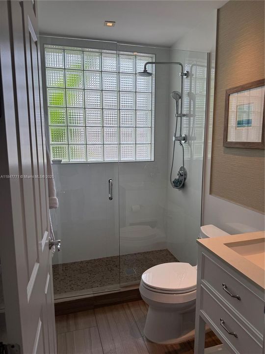 1st floor full bathroom