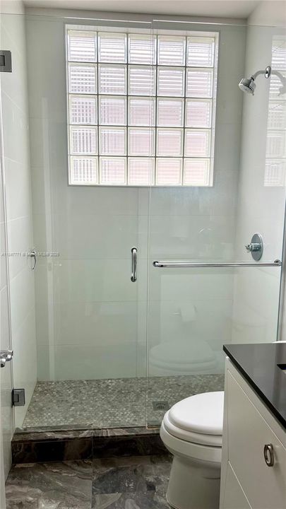 2nd floor full kids bathroom