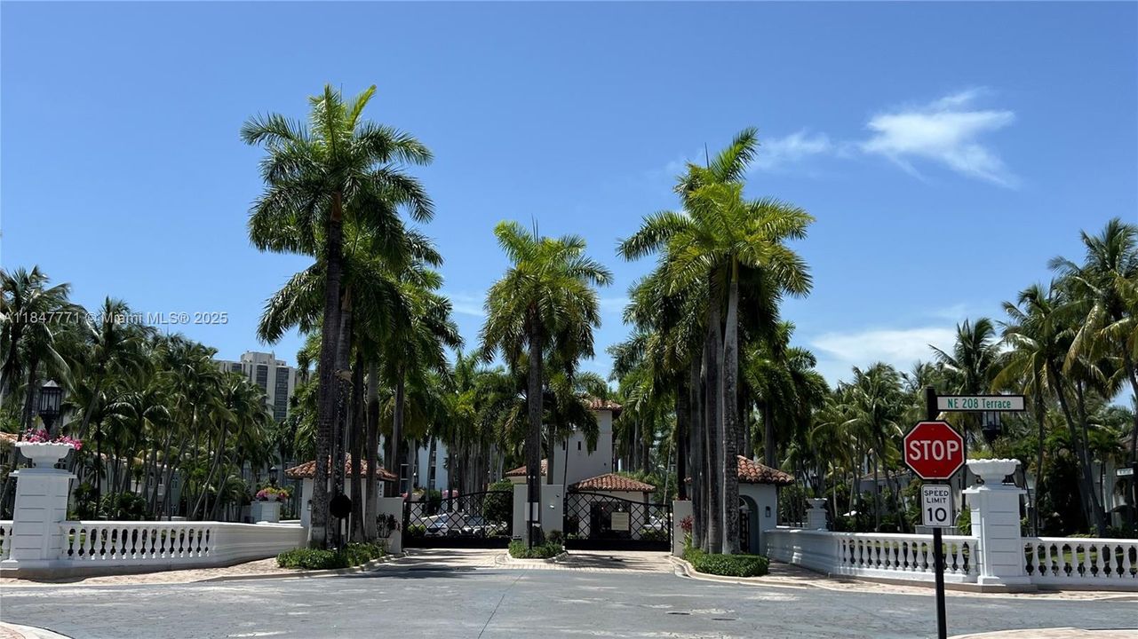 Recently Sold: $1,640,000 (4 beds, 3 baths, 2770 Square Feet)