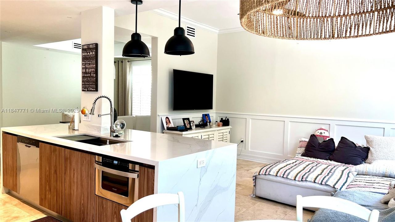 Recently Sold: $1,640,000 (4 beds, 3 baths, 2770 Square Feet)