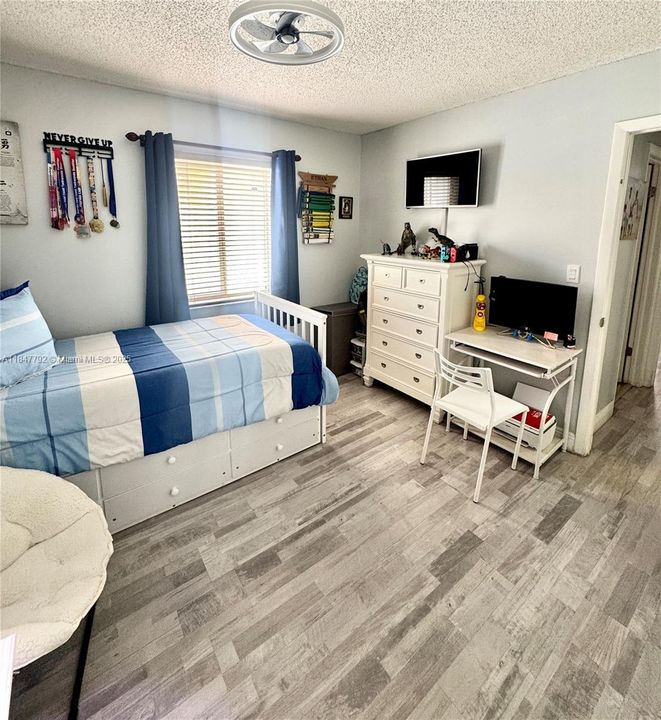 待售: $525,000 (3 贝兹, 2 浴室, 1090 平方英尺)