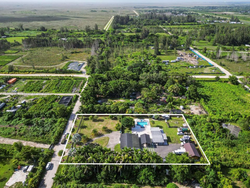 待售: $1,100,000 (6 贝兹, 3 浴室, 1845 平方英尺)