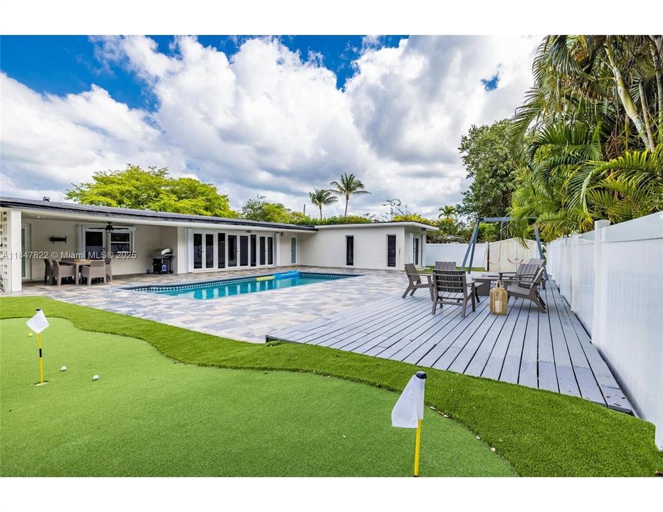 For Sale: $1,586,000 (5 beds, 3 baths, 2837 Square Feet)