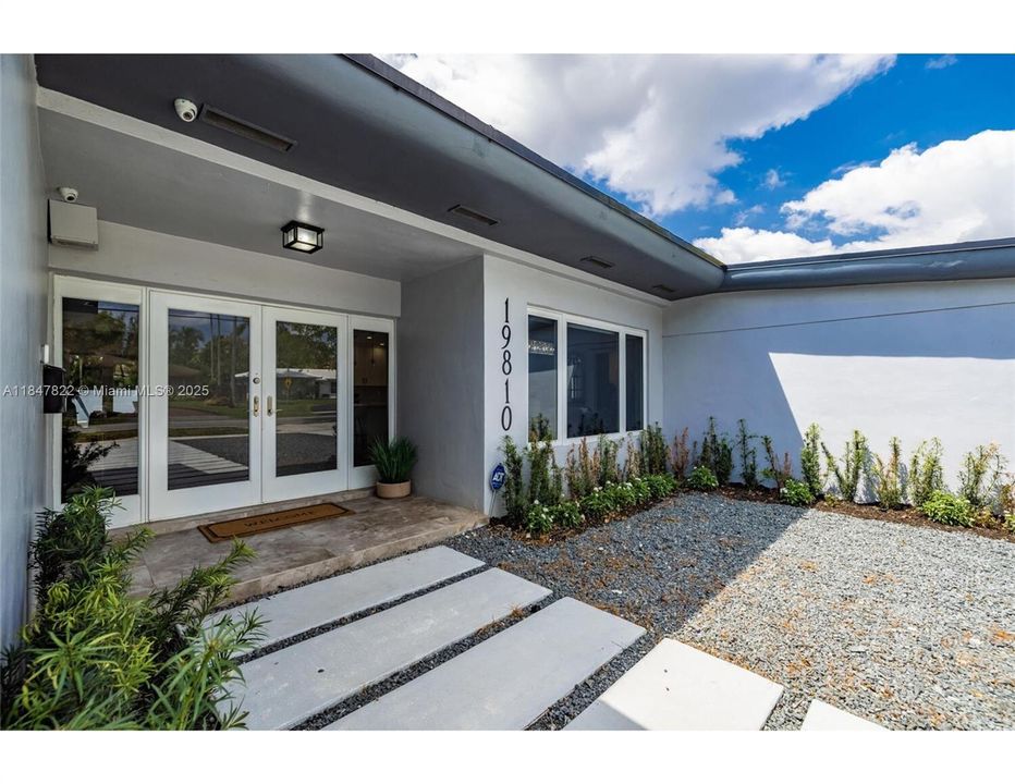 For Sale: $1,586,000 (5 beds, 3 baths, 2837 Square Feet)