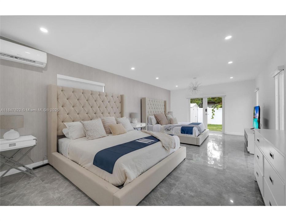 For Sale: $1,586,000 (5 beds, 3 baths, 2837 Square Feet)