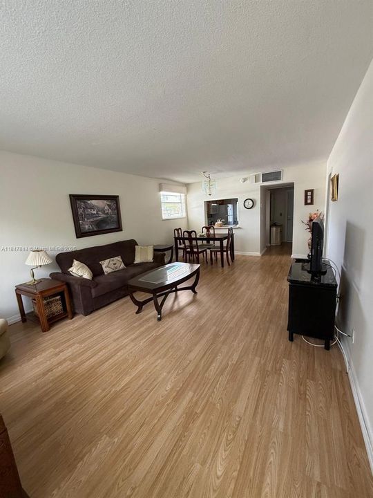 En Renta: $1,800 (1 camas, 1 baños, 775 Pies cuadrados)