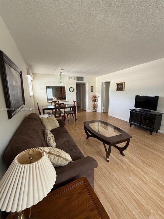 En Renta: $1,800 (1 camas, 1 baños, 775 Pies cuadrados)