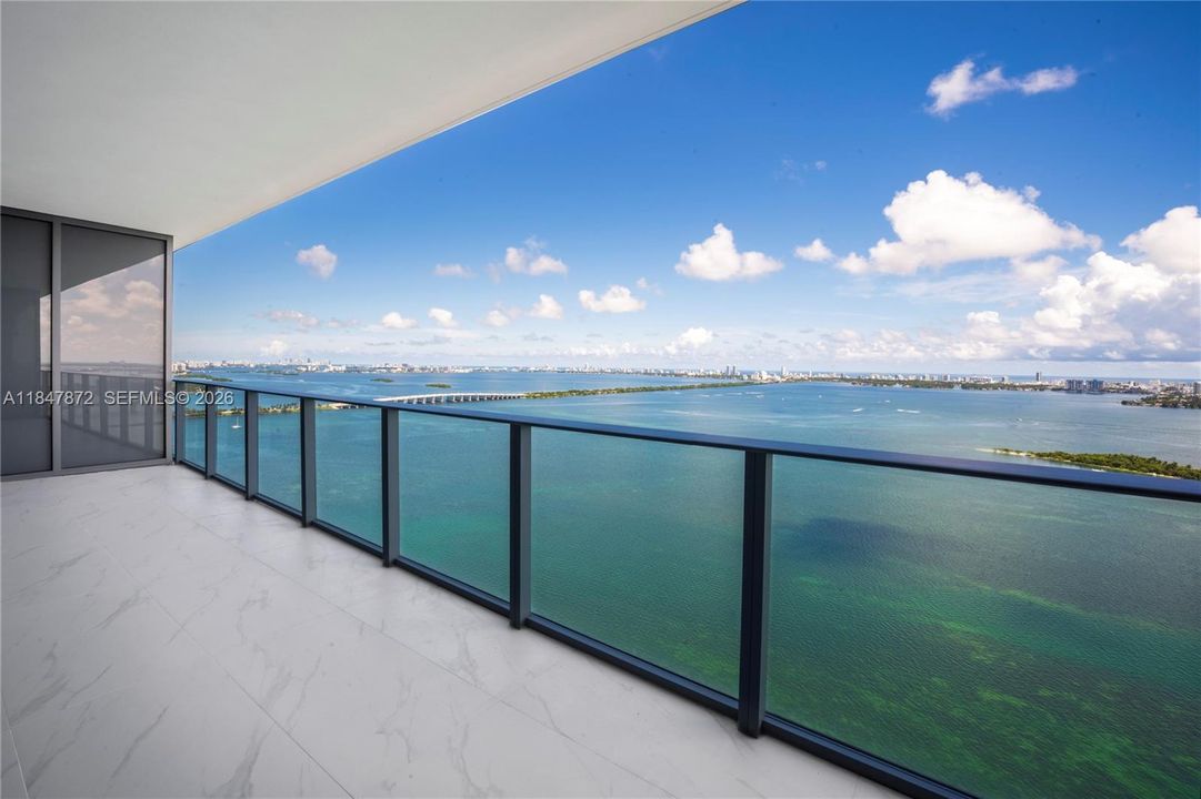For Sale: $2,149,000 (2 beds, 3 baths, 1792 Square Feet)