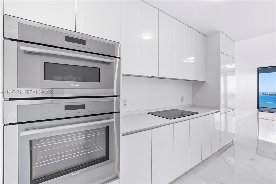 For Sale: $2,149,000 (2 beds, 3 baths, 1792 Square Feet)