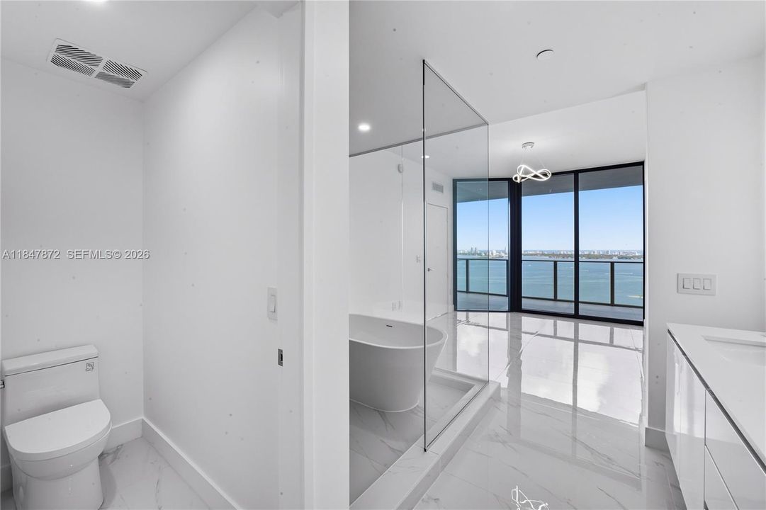For Sale: $2,149,000 (2 beds, 3 baths, 1792 Square Feet)