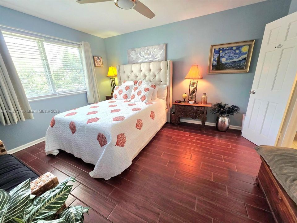 На продажу: $129,000 (1 спален, 1 ванн, 650 Квадратных фут)