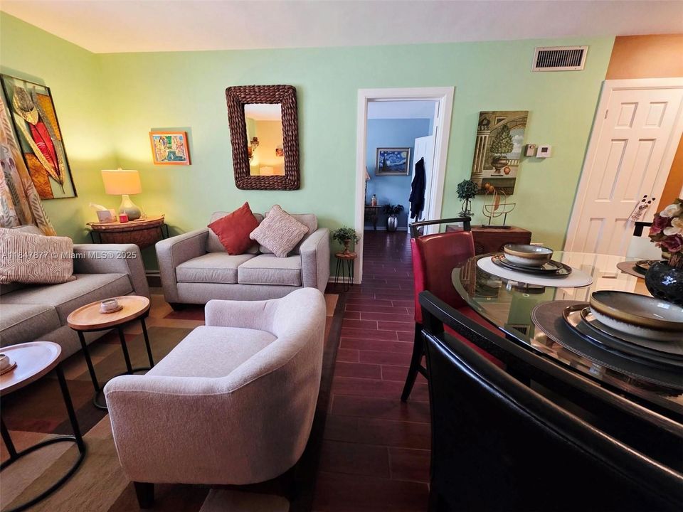 На продажу: $129,000 (1 спален, 1 ванн, 650 Квадратных фут)