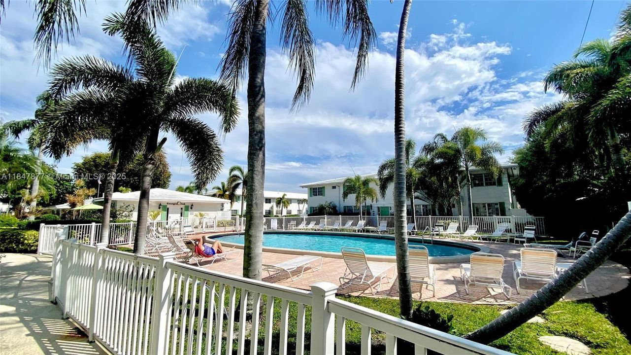 На продажу: $129,000 (1 спален, 1 ванн, 650 Квадратных фут)