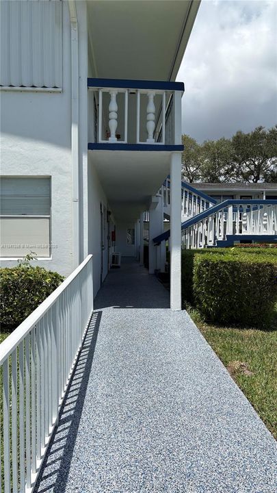 Active With Contract: $1,650 (1 beds, 1 baths, 585 Square Feet)