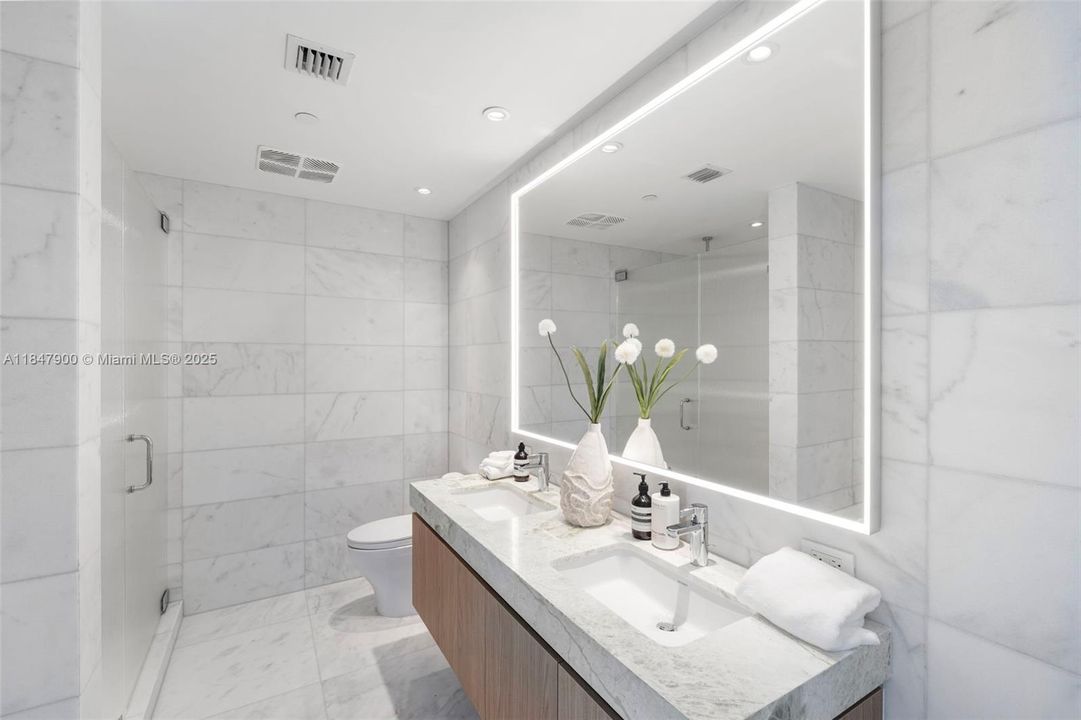 For Sale: $6,825,000 (4 beds, 5 baths, 3521 Square Feet)