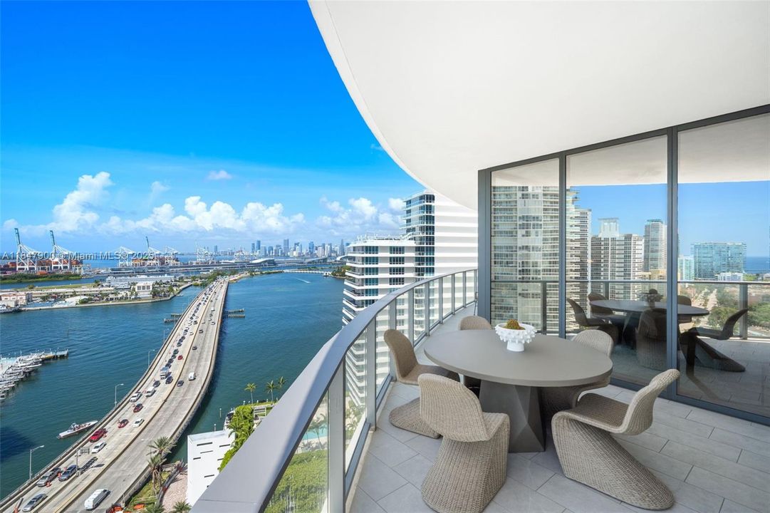 For Sale: $6,825,000 (4 beds, 5 baths, 3521 Square Feet)