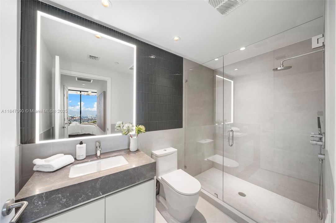 For Sale: $6,825,000 (4 beds, 5 baths, 3521 Square Feet)