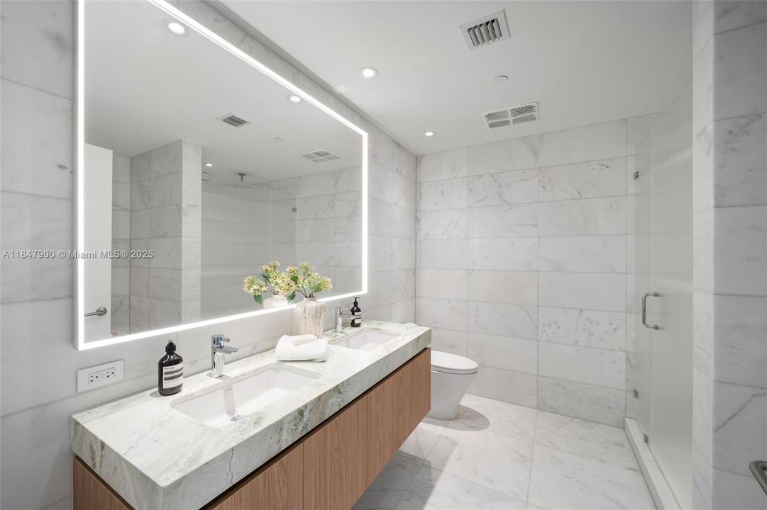 For Sale: $6,825,000 (4 beds, 5 baths, 3521 Square Feet)