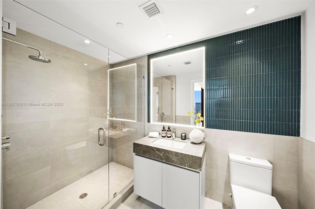 For Sale: $6,825,000 (4 beds, 5 baths, 3521 Square Feet)