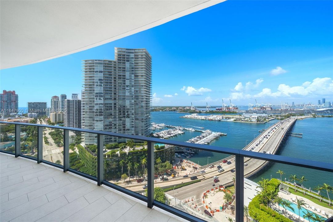 For Sale: $6,825,000 (4 beds, 5 baths, 3521 Square Feet)