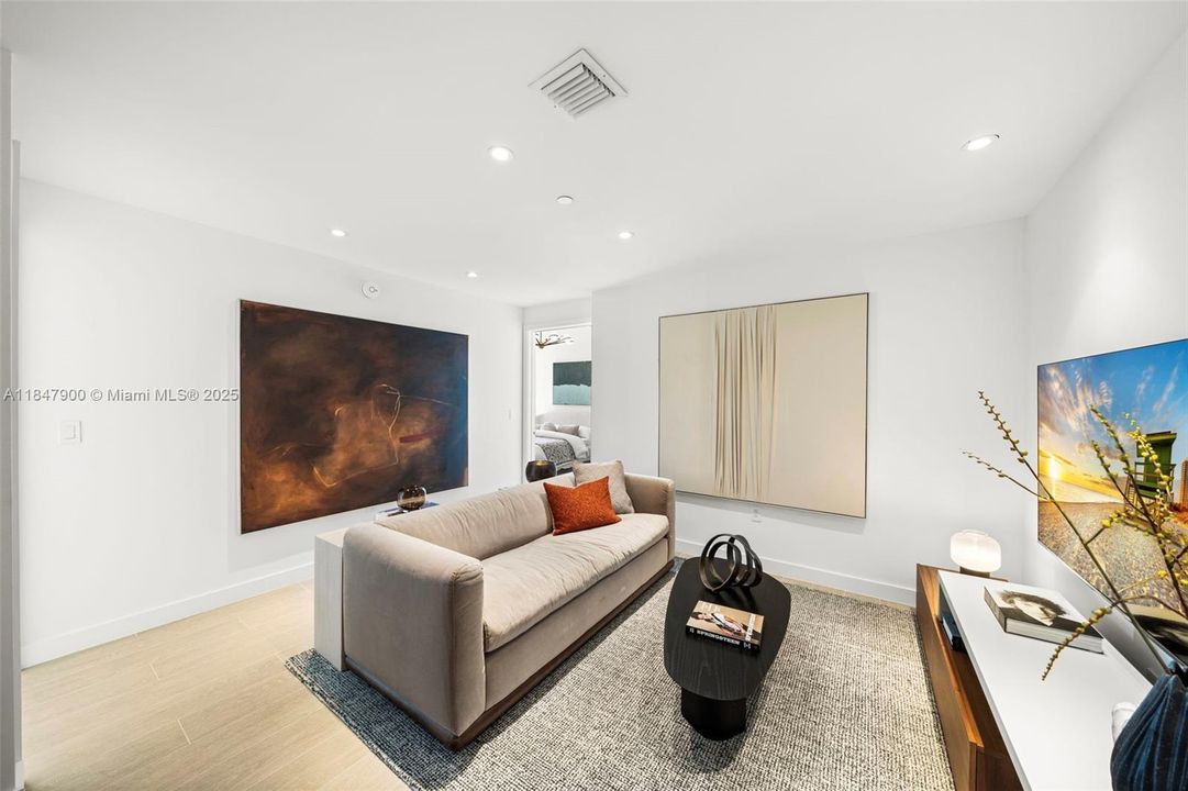 For Sale: $6,825,000 (4 beds, 5 baths, 3521 Square Feet)