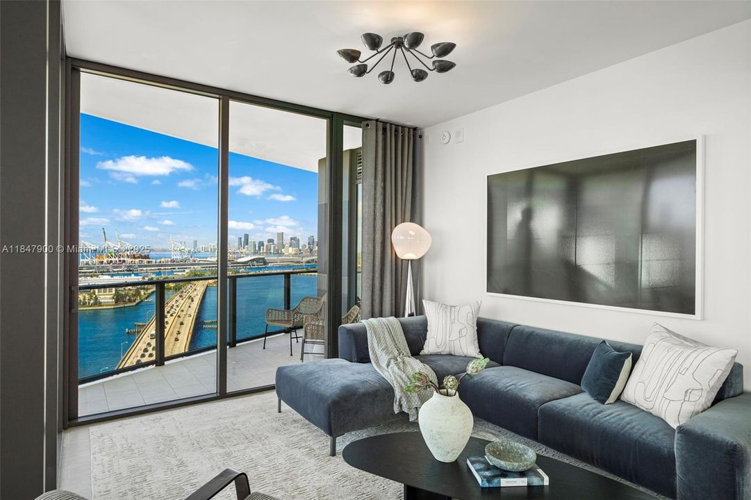 For Sale: $6,825,000 (4 beds, 5 baths, 3521 Square Feet)