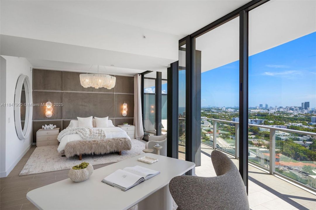 For Sale: $6,825,000 (4 beds, 5 baths, 3521 Square Feet)