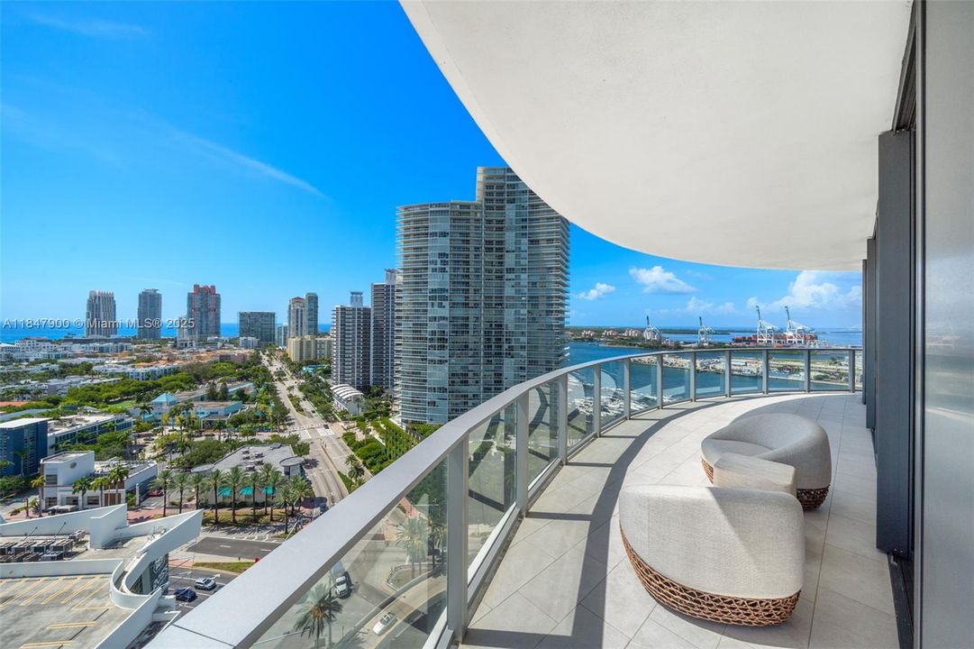 For Sale: $6,825,000 (4 beds, 5 baths, 3521 Square Feet)