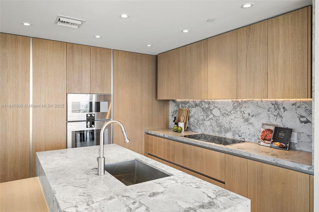 For Sale: $6,825,000 (4 beds, 5 baths, 3521 Square Feet)