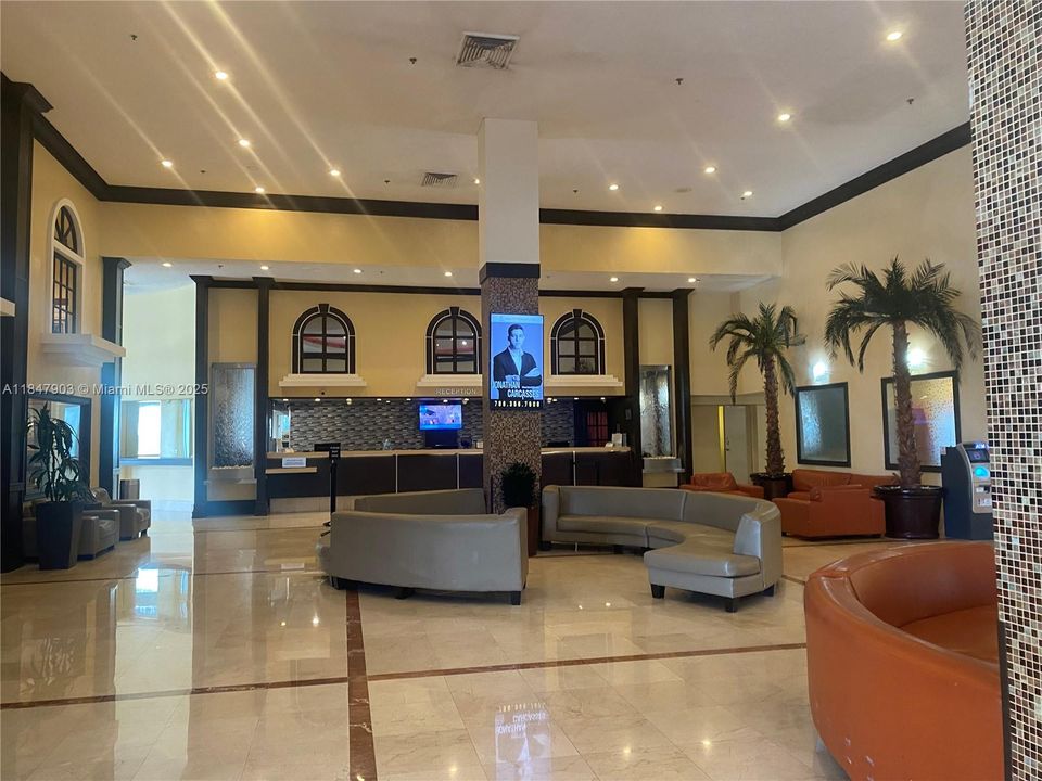 待售: $127,000 (0 贝兹, 1 浴室, 360 平方英尺)