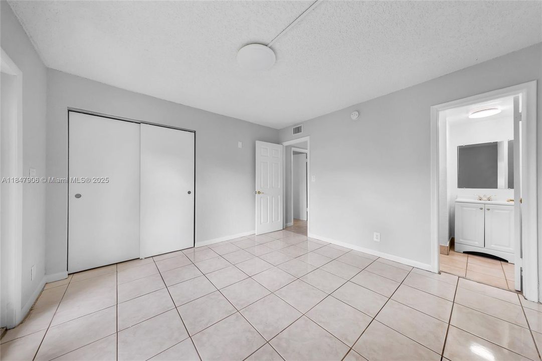 На продажу: $1,290,000 (0 спален, 0 ванн, 4243 Квадратных фут)