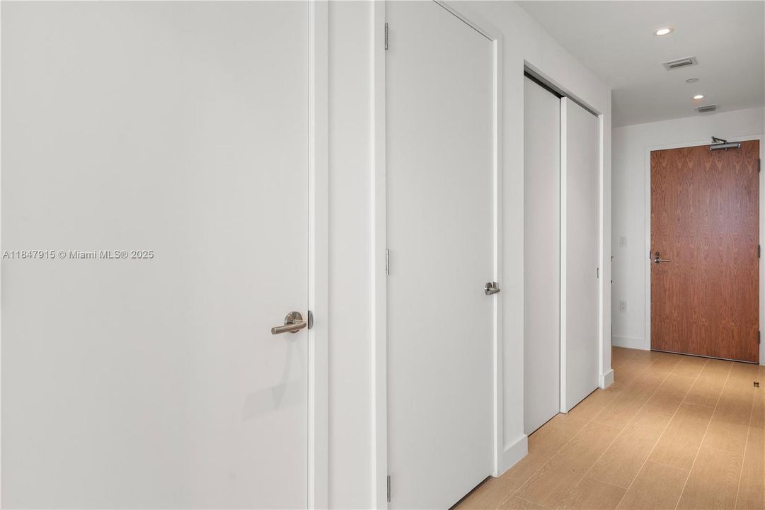 Vendido Recientemente: $1,386,000 (1 camas, 1 baños, 878 Pies cuadrados)