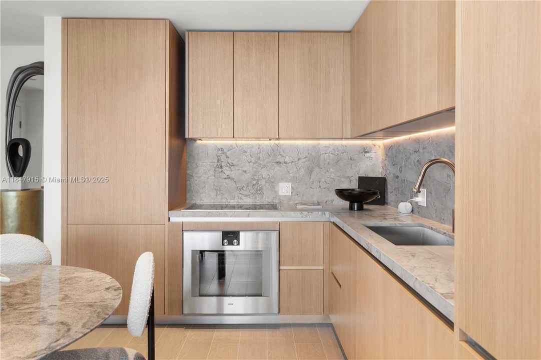 Vendido Recientemente: $1,386,000 (1 camas, 1 baños, 878 Pies cuadrados)