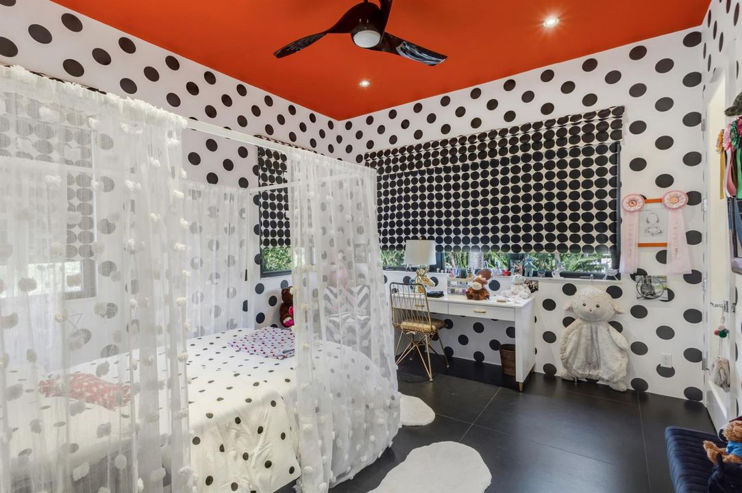 mls_BEDROOM_3_DETAIL_EB