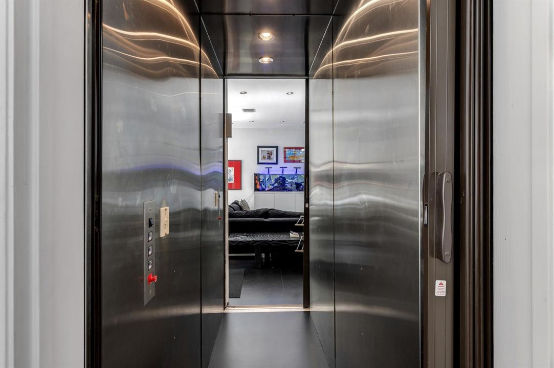 mls_ELEVATOR_STRAIGHT_EB