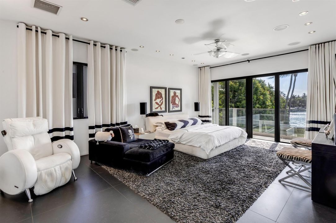 mls_PRIMARY_BEDROOM_ANGLE_EB