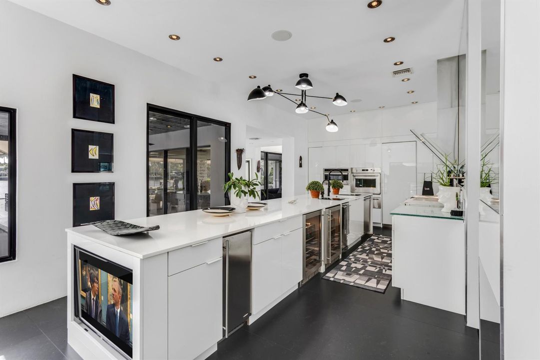 mls_KITCHEN_ISLAND_ANGLE_EB